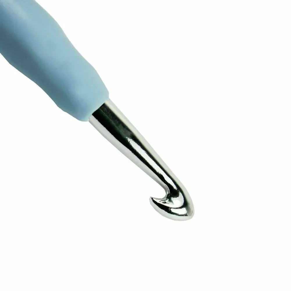 Crochet Hooks Soft Handle Ergonomic Rubber Grips Aluminum Needles 12-Pc Gift NEW